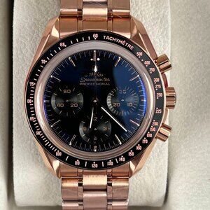 Moonwatch- Speedmaster Rose gold